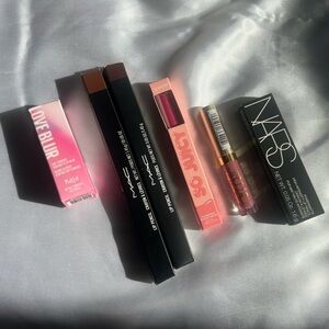ULTA AND SEPHORA LIPSTICK BUNDLE LIP LINER LIP GLOSS NEW WITH TAGS!!!